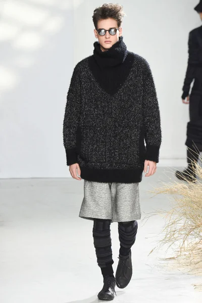 Look 11
